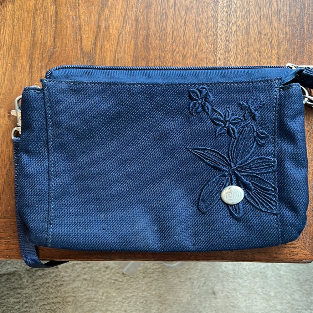 Haiku Cross body purse deep blue